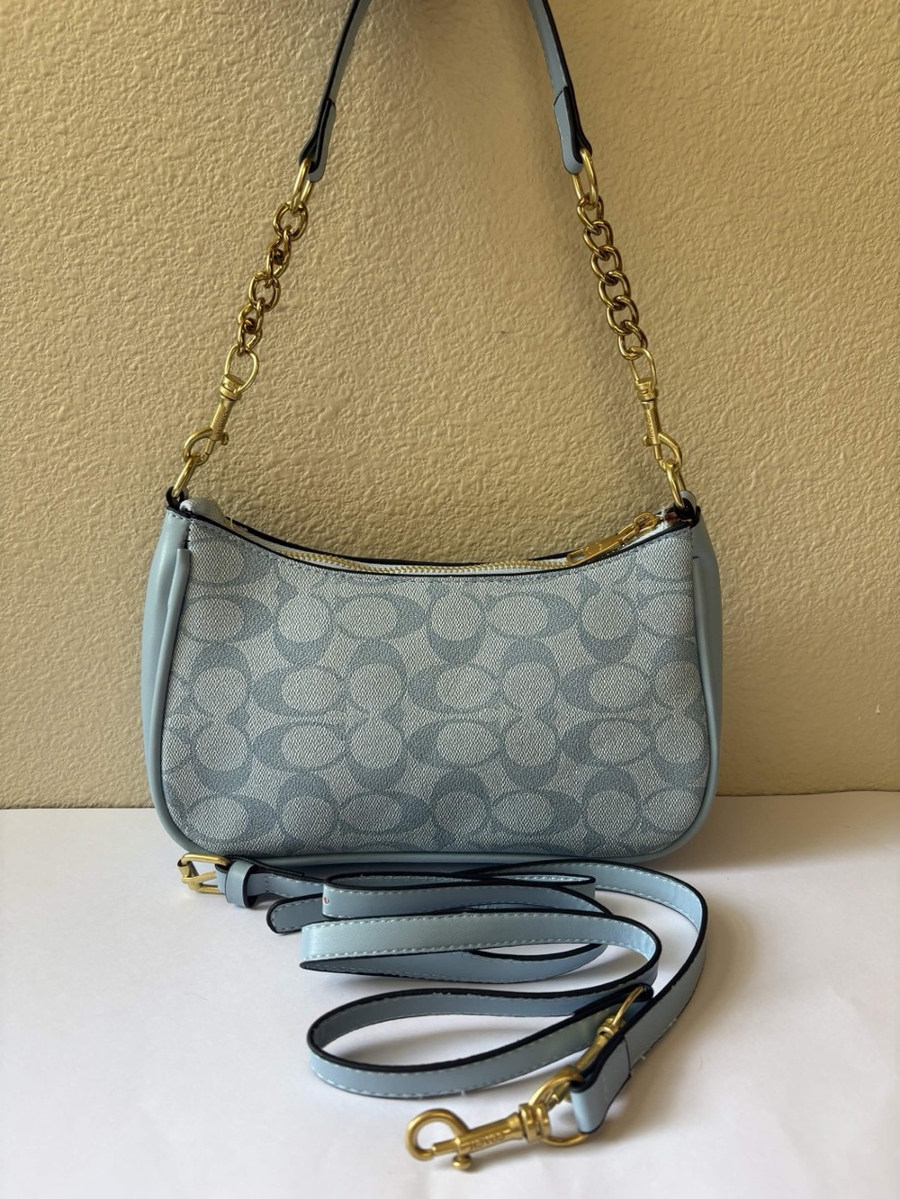 Coach Teri Shoulder Bag - Picture 3 of 4